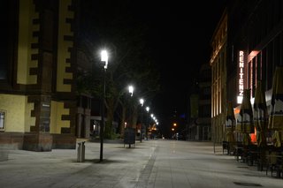 Neue LED-Beleuchtung am Hospitalplatz in S-Mitte. Neue LED-Beleuchtung am Hospitalplatz in S-Mitte.