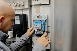 Eine wichtige Aufgabe ist der Einbau moderner, digitaler Zähler. Eine wichtige Aufgabe ist der Einbau moderner, digitaler Zähler.